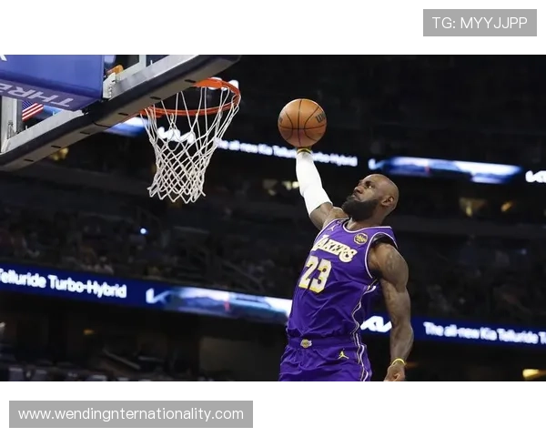 湖人迎来关键连胜，詹姆斯带队状态回暖冲击季后赛